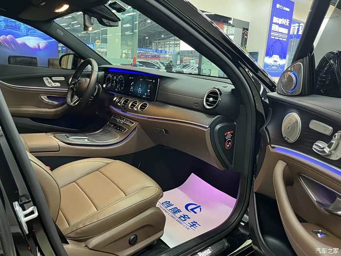 21年3月上牌!奔驰e300l 运动时尚型 升级迈巴赫包围