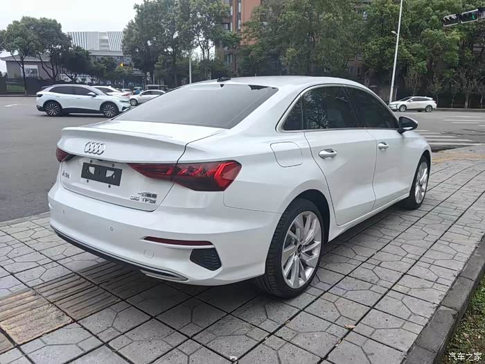 精品奥迪a3三厢出售22款奥迪a335tfsi时尚致雅型
