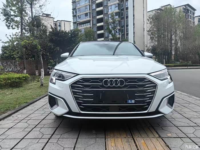 精品奥迪a3三厢出售22款奥迪a335tfsi时尚致雅型