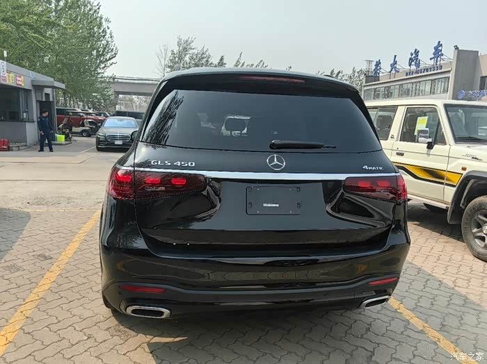 奔驰gls450 24款 7座 amg包 顶峰包