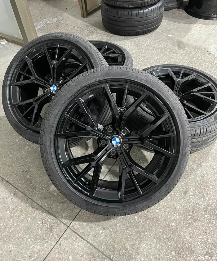 19寸宝马5系轮毂轮胎,精品套件,感兴趣的可以来