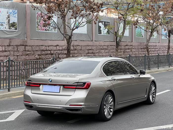 20年宝马740li