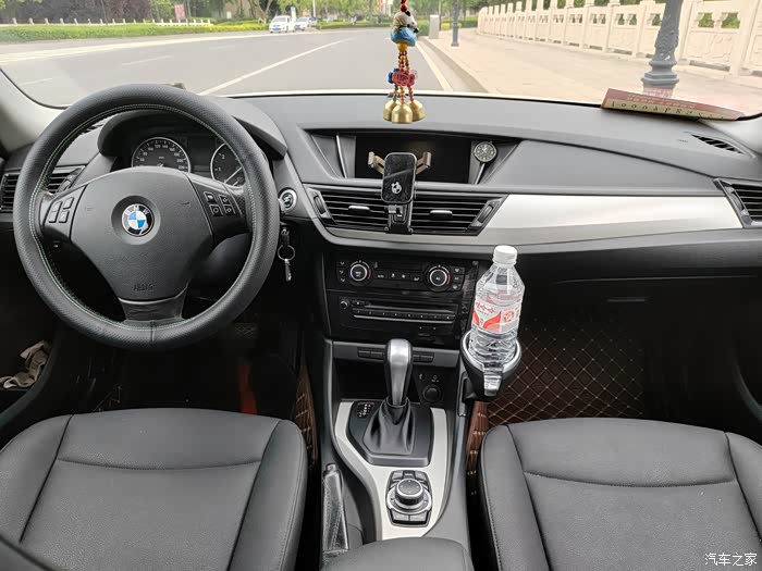 2012年12月进口宝马x1,白外黑内,全车原漆,明盘4万3