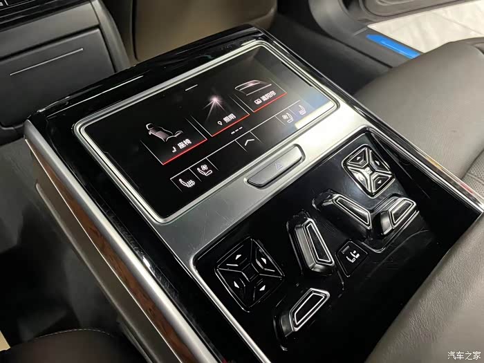 2020年奥迪a8l五座豪华版