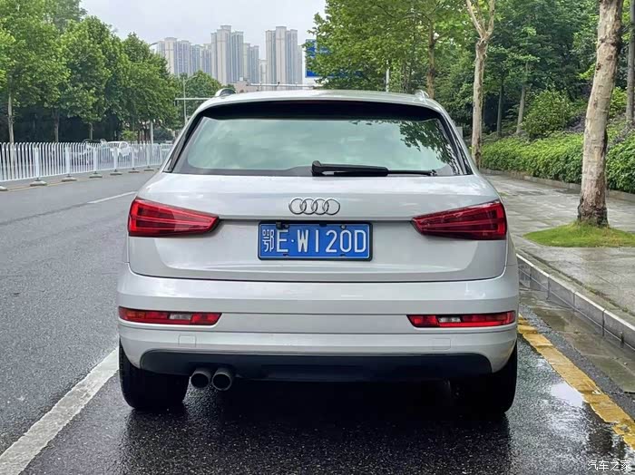 奥迪q3 2018款 30周年型 30 tfsi 时尚型,行
