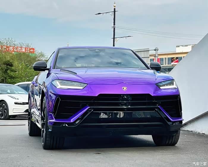 23年兰博基尼urus 个人一手车 仅3900公里 60万选