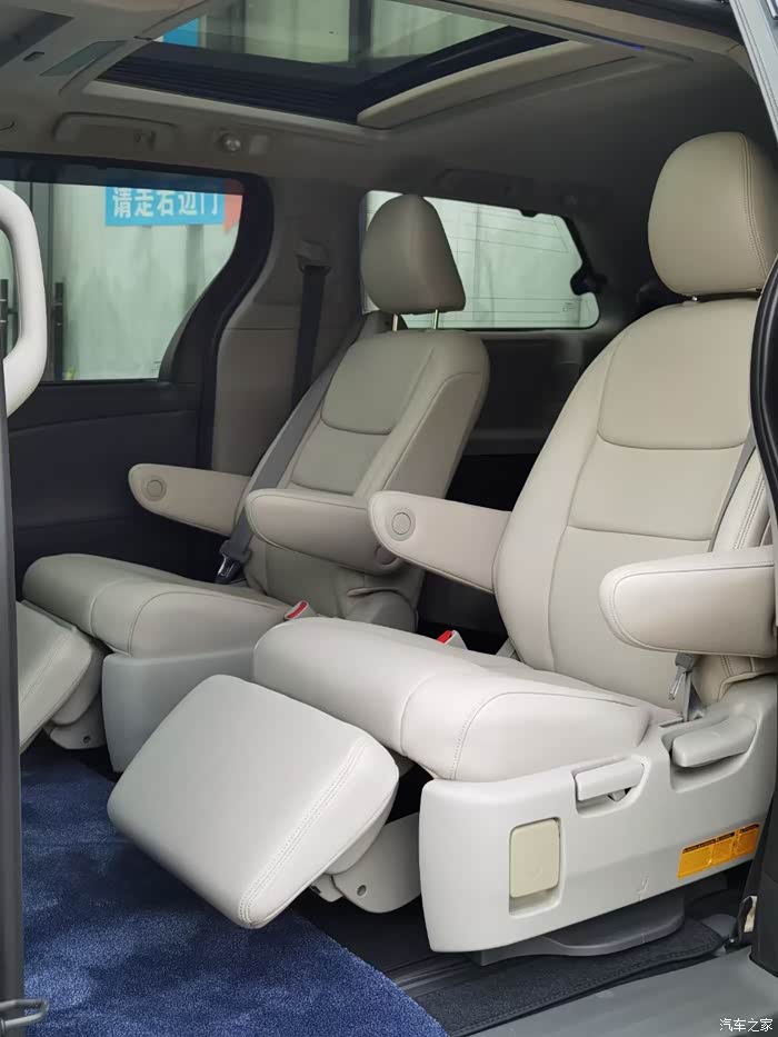 寄售 2016年丰田塞纳 加版3.5四驱ltd顶配 17万多