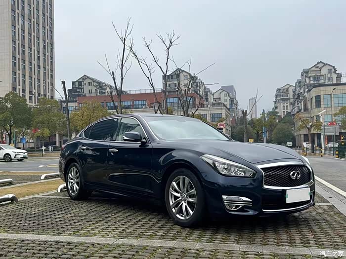新到日系高端品牌17年英菲尼迪q70lv625车