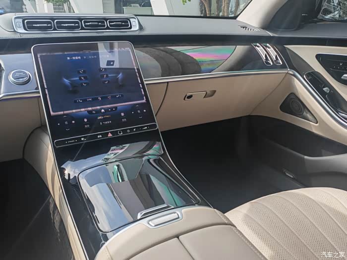 奔驰s级2022款改款s400l豪华型
