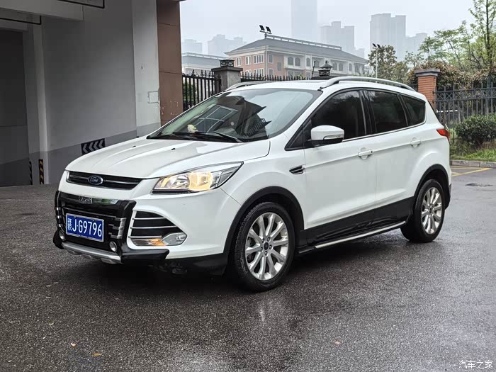 福特翼虎2015款15lgtdi两驱风尚型行驶