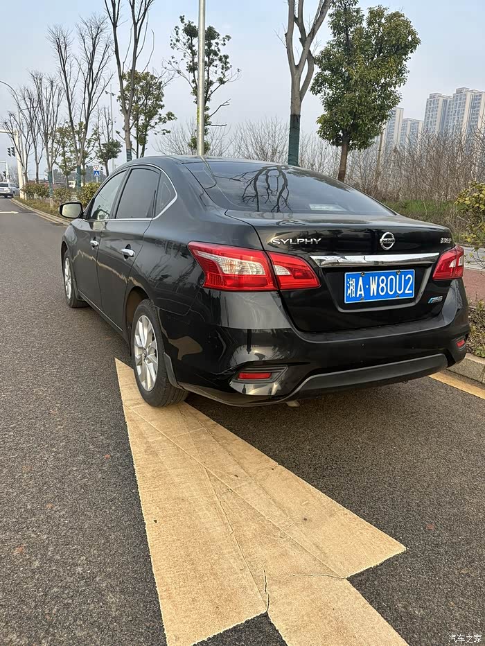 19款轩逸次顶配有无钥匙进入启动现在还值多少钱当年头脑发