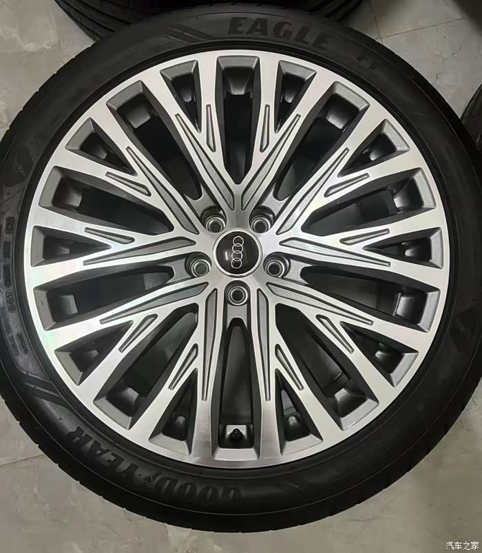 20寸奥迪a8轮毂轮胎精品套件喜欢的可以来