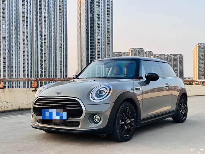 新到21年上牌宝马mini,1.5tcooper经典派,配置
