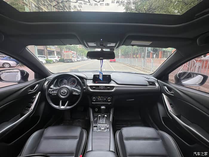 18年马自达阿特兹25排量尊崇版高配带抬头显示bos