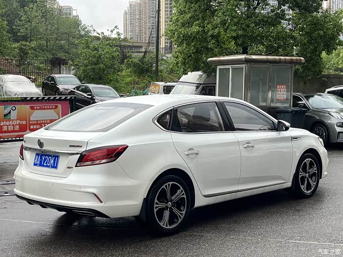 名爵62018款mg620t自动豪华智联版国vi