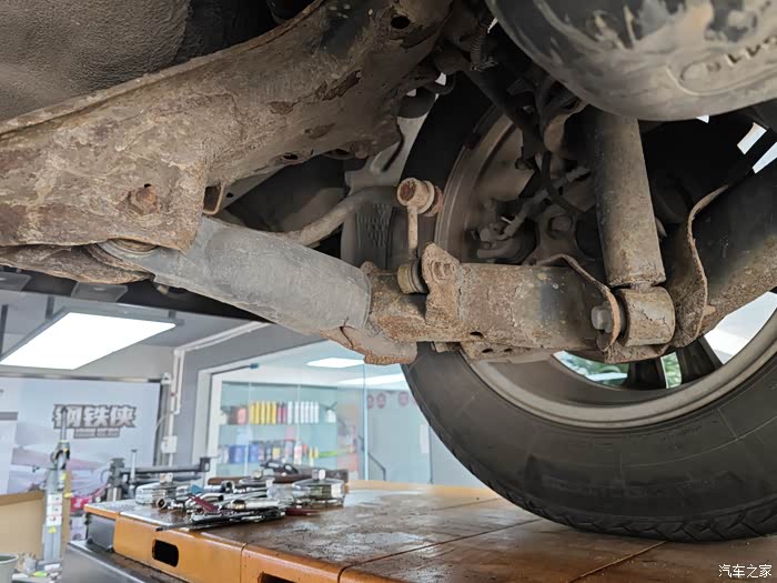 【图】哈弗m6整个底盘悬架锈蚀,严重影响行车安全_哈弗h6论坛_汽车之