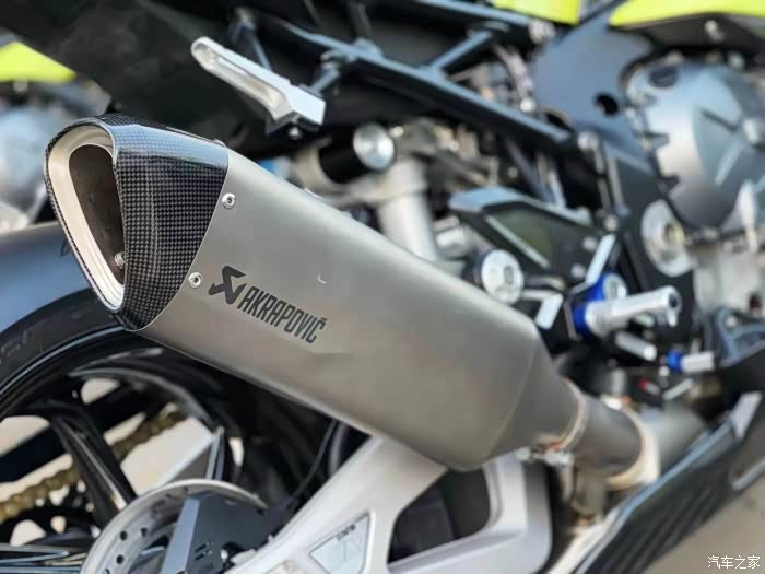 宝马m1000双r现车一台18560411777