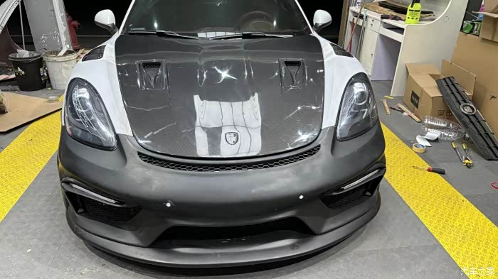 保时捷98719872981982718碳纤维