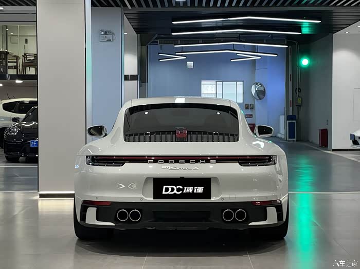 保时捷911?carrera?s 2021年11月上牌,配置