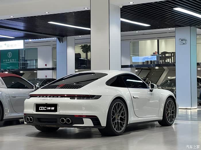 保时捷911?carrera?s 2021年11月上牌,配置