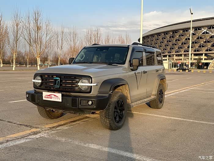 国产硬派越野坦克300