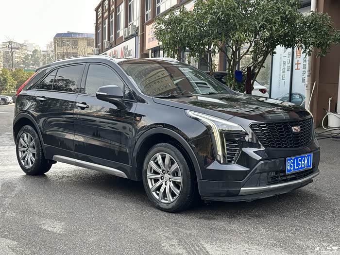 凯迪拉克xt42021款28t两驱领先型国vi行驶