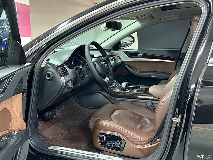 奥迪a82017款a8ltfsiquattro豪华型2017年上牌全款248