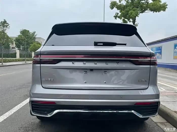 作为一位吉利汽车的老车主从一开始的吉利帝豪到现在的博瑞ge