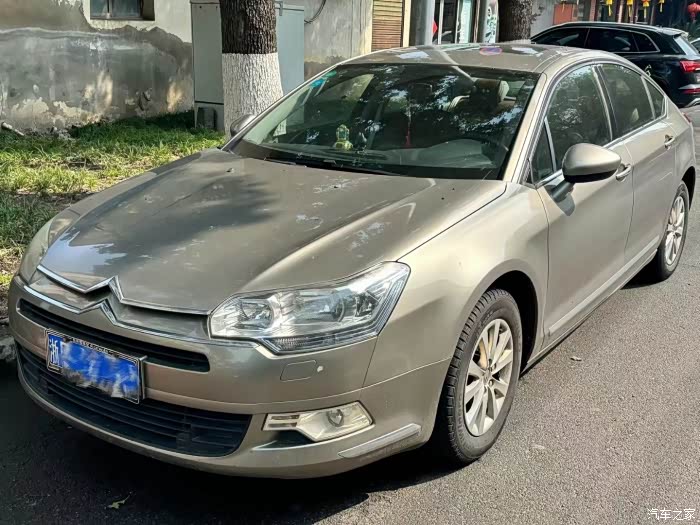 12年雪铁龙c520尊享一手9万公里原版车况好