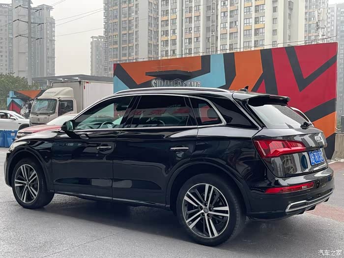 19年奥迪q5l全款18xx首付21800