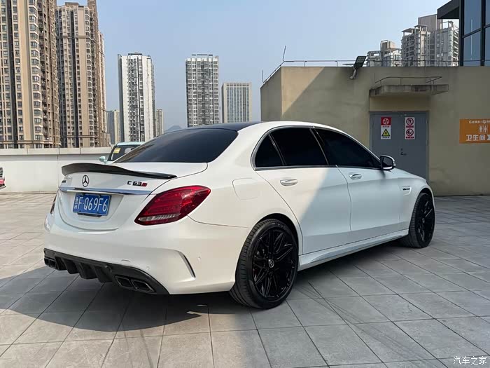 新到15年奔驰c200l全款12xx首付12800提车