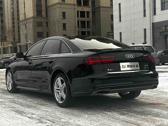 奥迪a6l2018款30周年年型30fsi风尚型