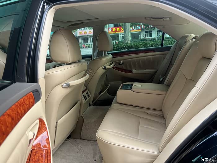 十二代丰田皇冠3.0 沙龙版 全车2件补漆