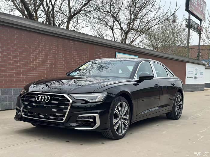 24年奥迪a6l20t45四驱高配仅仅行驶了1000