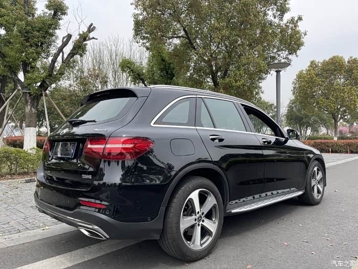 17年奔驰glc260竟然这个价