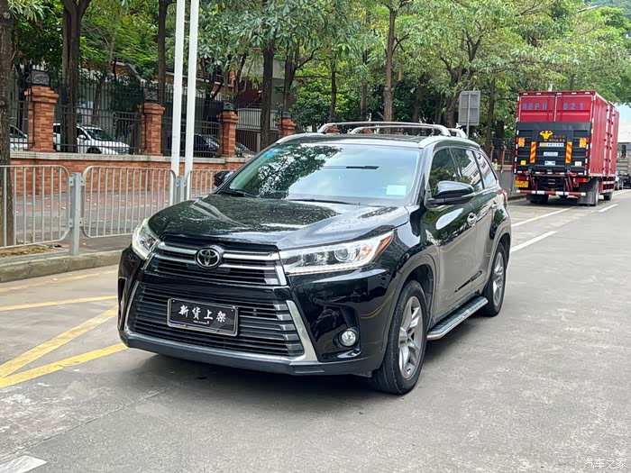 2018年丰田汉兰达,2.0t四驱7座尊贵版,一键启动,座椅