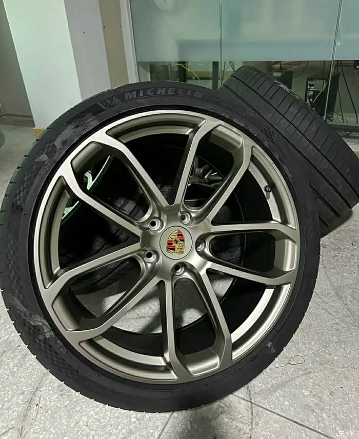 金色传说22寸保时捷卡宴铂金原装花瓣轮毂轮胎