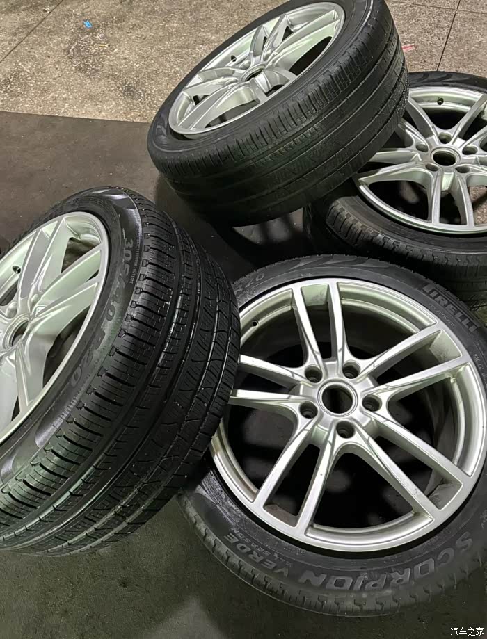 保时捷卡宴轮毂20寸带轮胎一套原厂拆车件