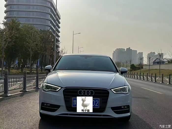 最新到店17年9月奥迪a3sportback35tfsi