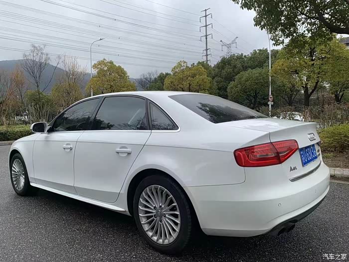 15款奥迪a4l改款后的三代发动机20t自动高配喜欢