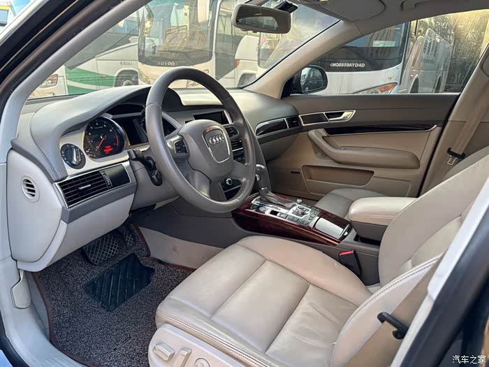 出11年24奥迪a6底盘工整