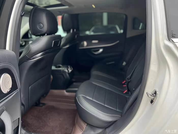 到店现车18年11月上牌 19款奔驰e200l 运动大标 4