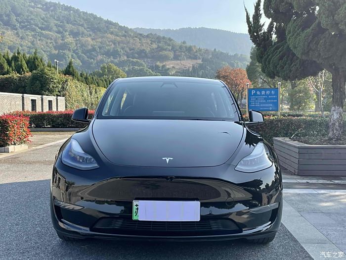 特斯拉modely2022款后轮驱动版现在只要19