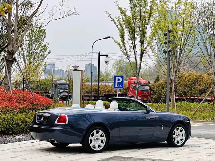 点击:>1|回复:>0劳斯莱斯论坛>劳斯17年曜影外蓝内绿松石五万公里精品