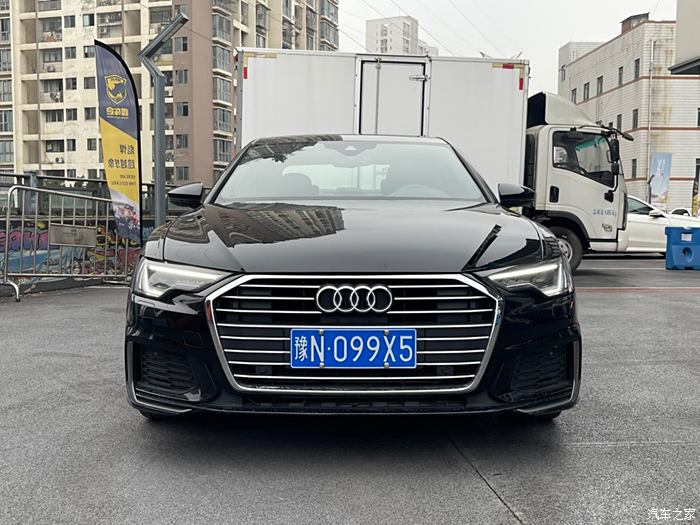 奥迪a6l 2020款 45 tfsi 臻选动感型 4 6万