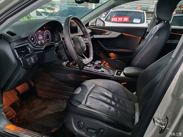 出18年奥迪a4l时尚,原车一手,全款12万多