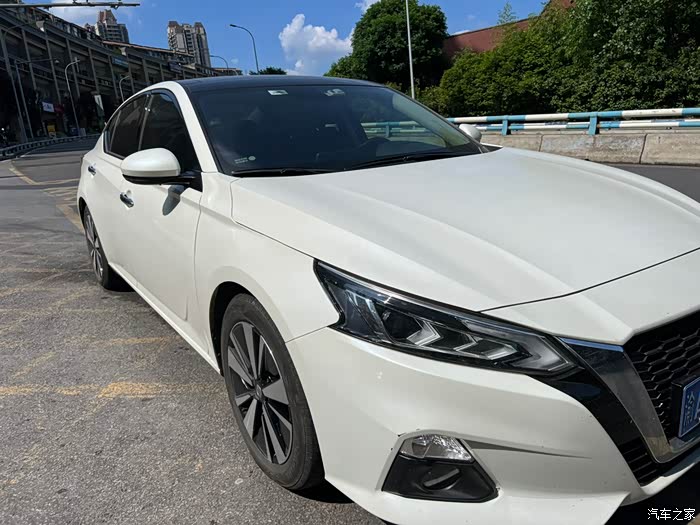 日产天籁出售,2022年三月中旬4s店购买的新车,目前里程4