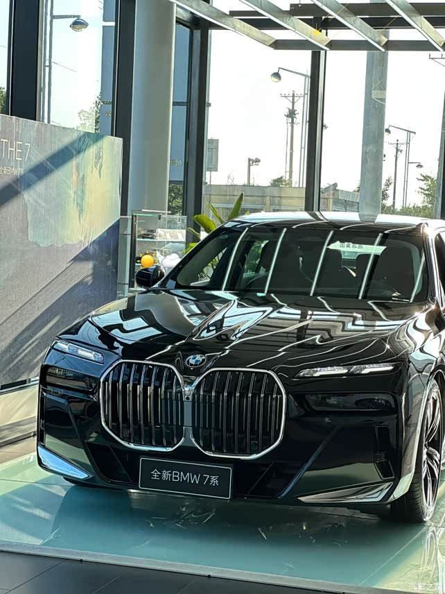 这台是不是你的dreamcar全新bmw7系740l
