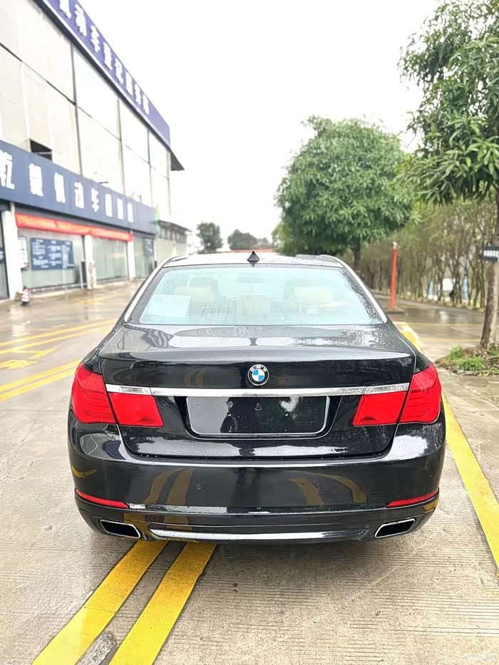 12款12年上牌宝马740li豪华版 四门电吸 电动尾门 双