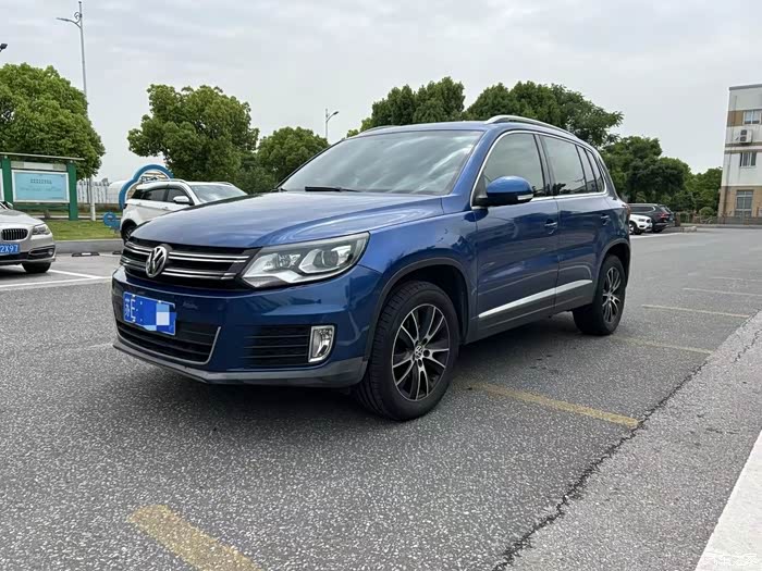 最新到店13年途观自动1.8t豪华版 全景天窗,电动座椅,大